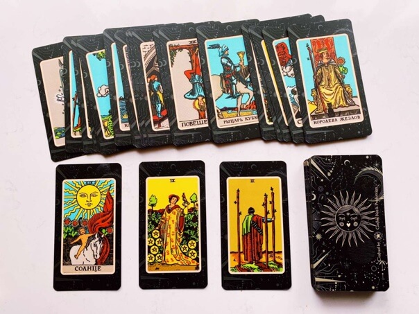 How Tarot Card Dimensions Impact Readings